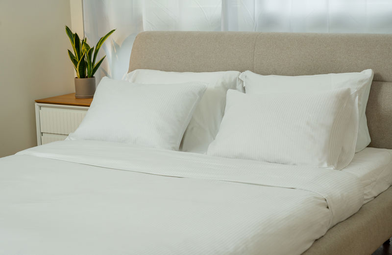  סט מצעים  זוגי   סאטן כותנה  פסים לבן  